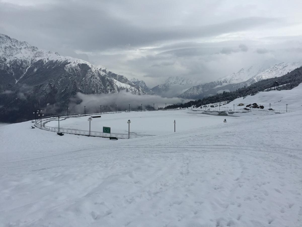 Clifftop Club Auli Joshimath Exterior photo