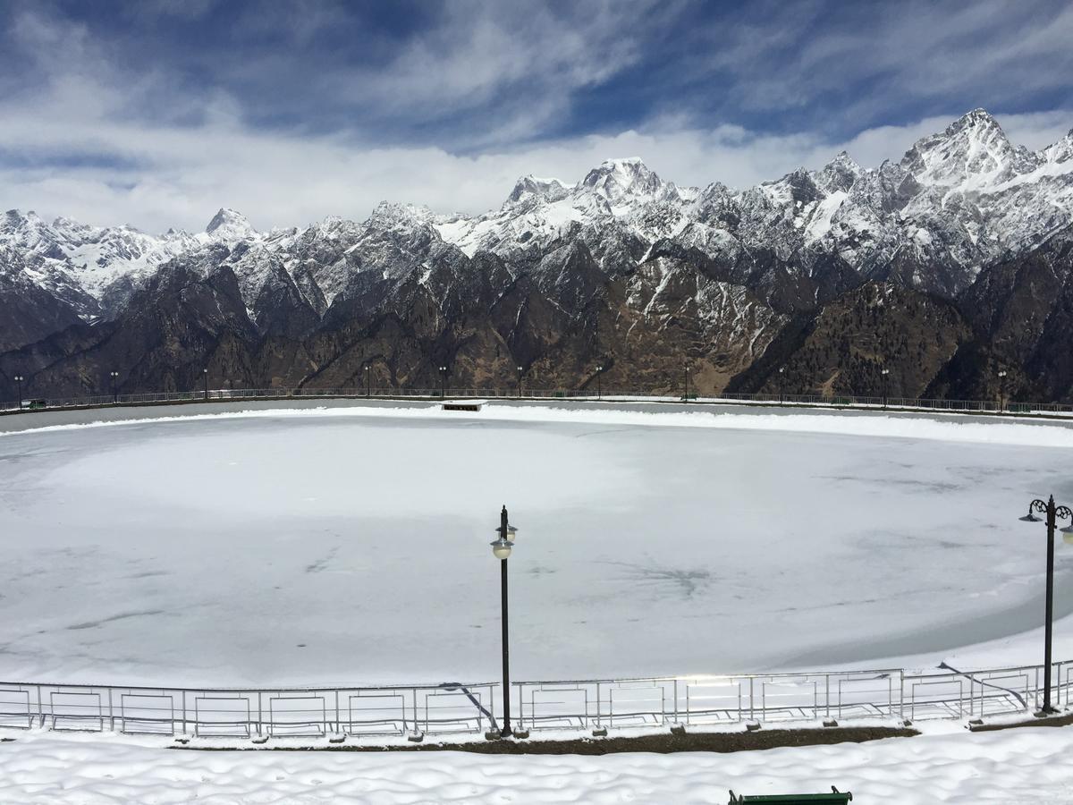 Clifftop Club Auli Joshimath Exterior photo